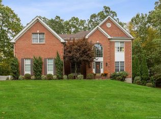 16 Auburn Knl, East Hampton, CT 06424