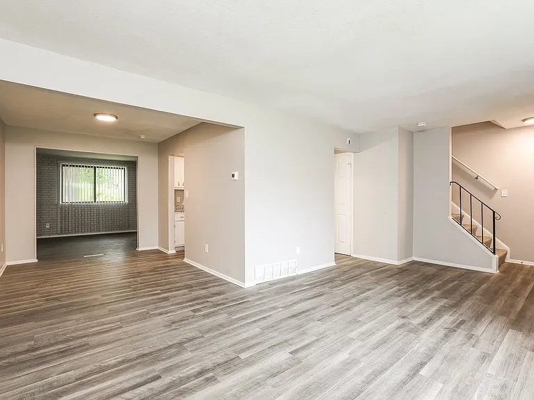 785624_020_living_room_12887084.jpg