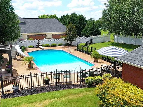 4th image of 138 Bellemeade Dr