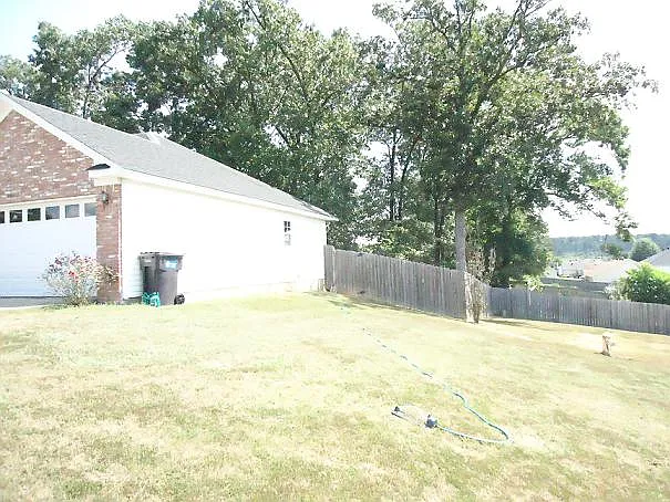 2106 Redwood Dr — Photo 6