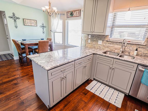 5th image of 1542 Crested Butte Dr