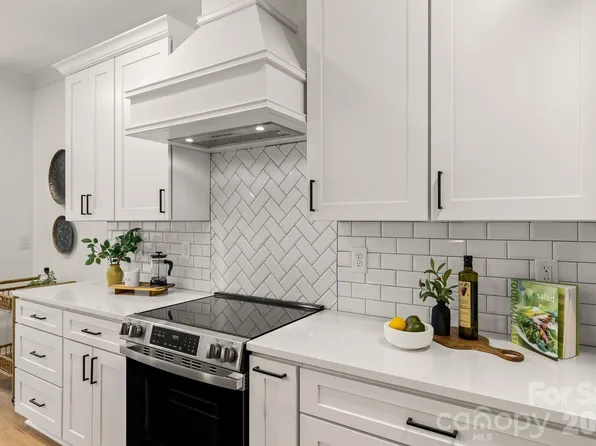 1800 Vinton St, Charlotte, NC 28216