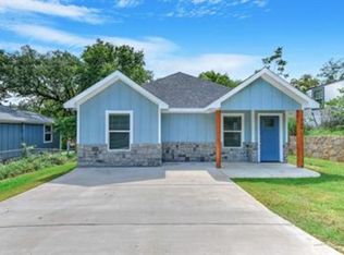 726 E Chestnut St, Denison, TX 75021