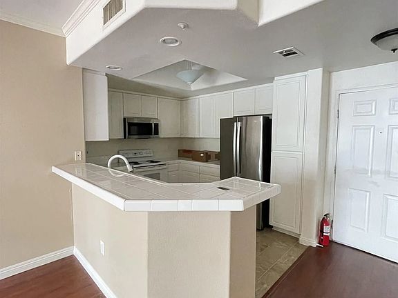 2nd image of 9229 Regents Rd #L127