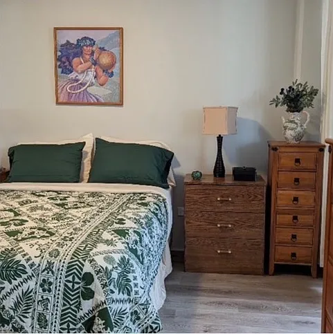 original paintings throughout the condo, plenty of draws complete with everything to make it your home.