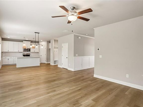 4th image of 2099 Easterwood Ter