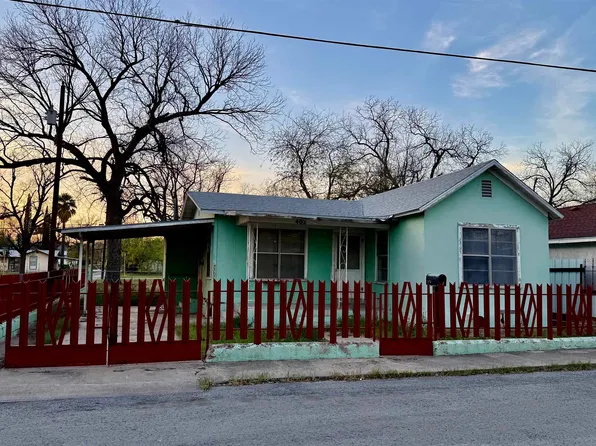 402 W Cortinas St, Del Rio, TX 78840