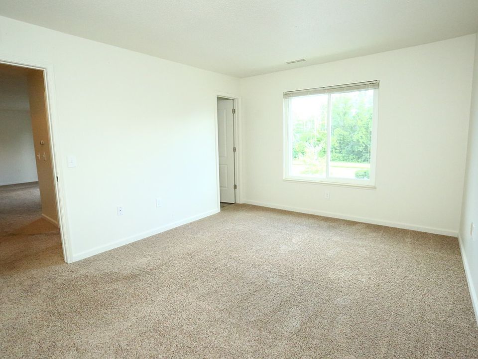 2nd image of 916 N York Dr APT 4