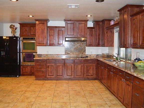4th image of 8039 W Glenrosa Ave