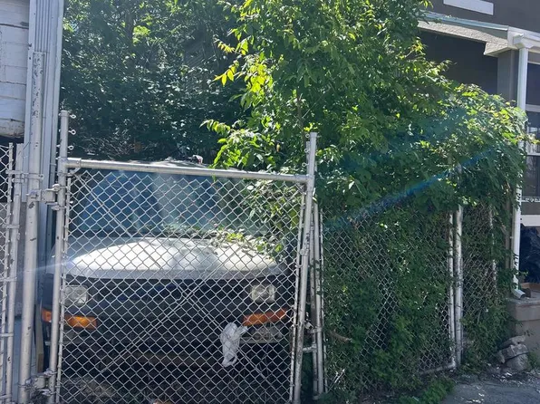 1675 N Wilton St, Philadelphia, PA 19131