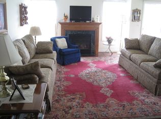 25 Bourne Cir, Hamburg, NJ 07419