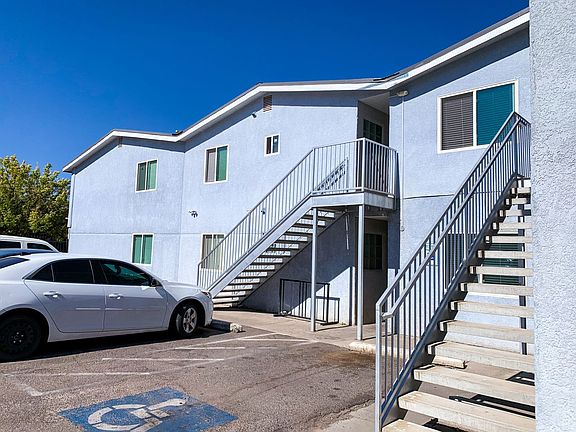 3rd image of 900 Valencia Dr SE #1