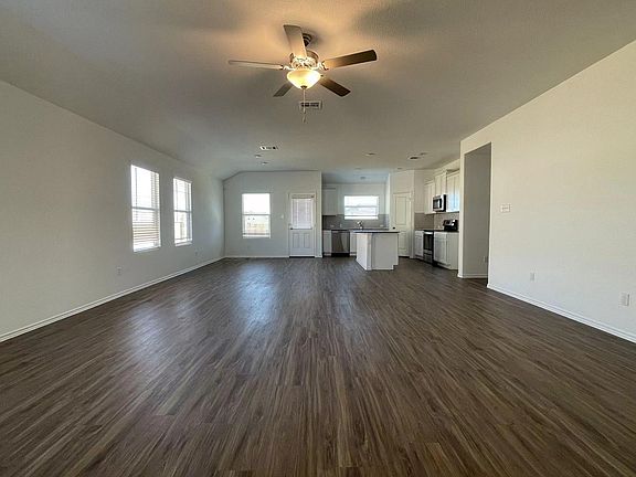 2nd image of 108 Bear Oak St