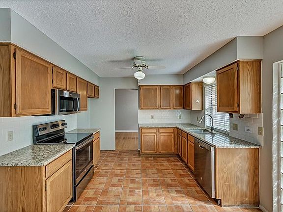 4th image of 3720 Windsong Ln
