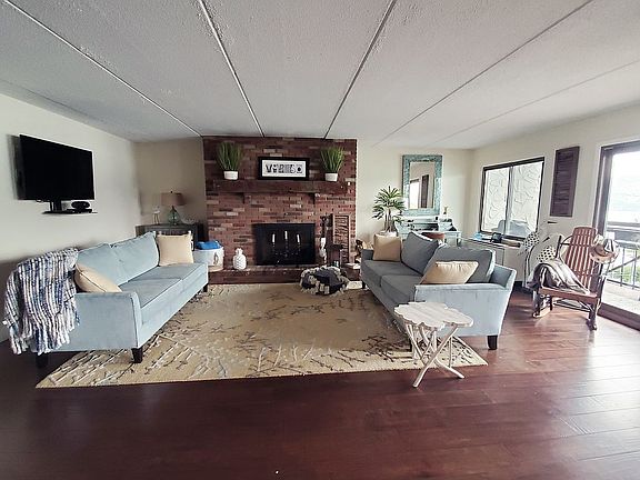 2nd image of 63 Cliffside Dr