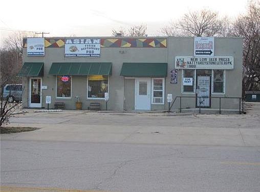 1st image of 210 S Broadway St