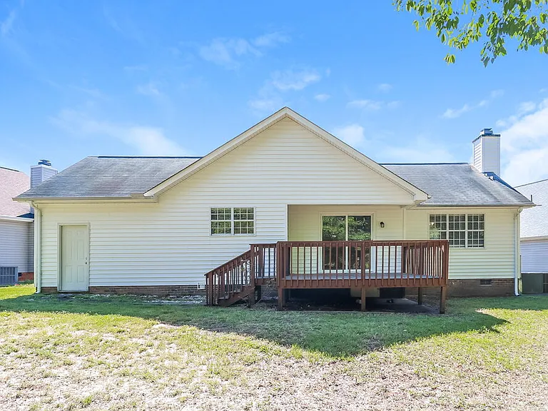 380 Canter Ct NW — Photo 16