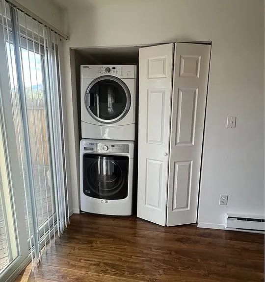 725 Alexander Rd — Photo 3