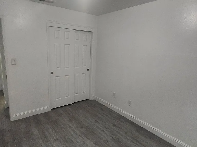 924 Kensington St #D — Photo 5