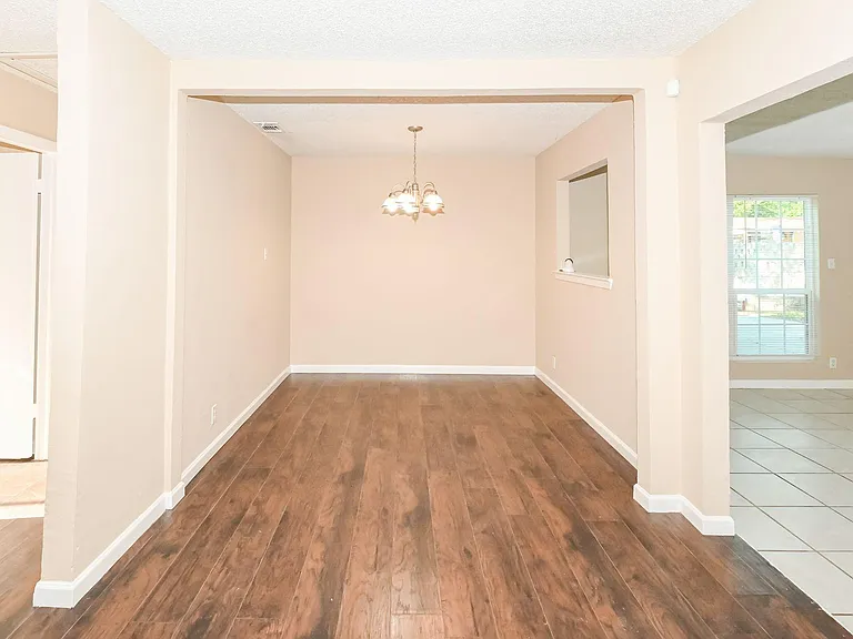 6038 Sandwick Dr — Photo 8