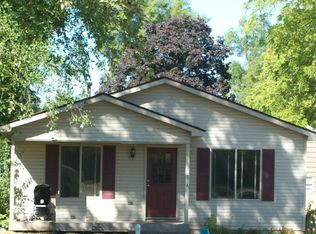 2297 Edinburgh Rd, Waterford, MI 48328