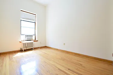 Rented by Street Realty Brokerage LLC