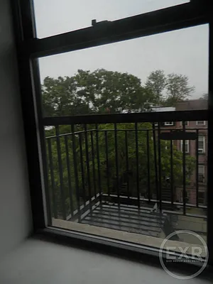 Rented by EXR | media 22