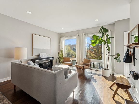 3rd image of 4612 W Addison Ave