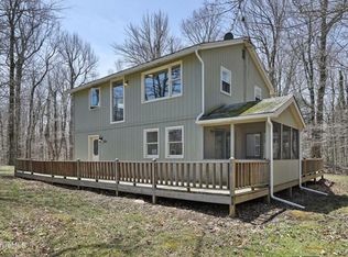 376 Long Bow Ln, Becket, MA 01223