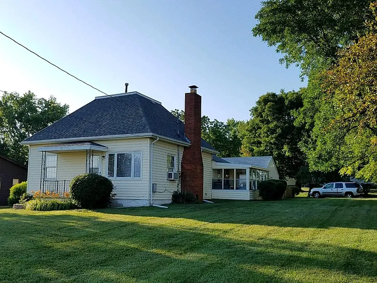 2109 NW 70th Ave — Photo 1