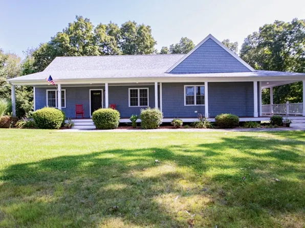 135 Sutherland Dr, Somerset, MA 02726