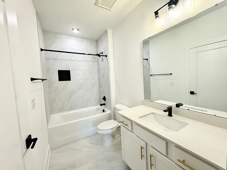 Brixton Apartments — Photo 110