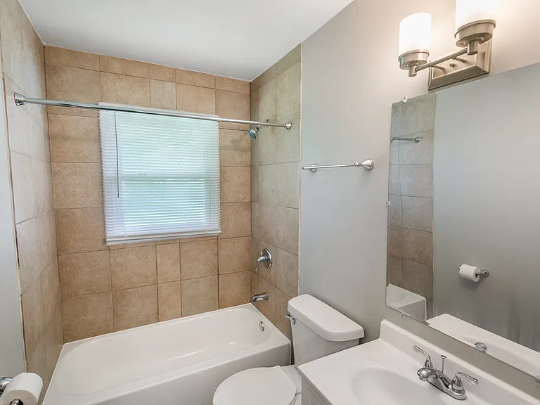 1540 Cherry Ln — Photo 14