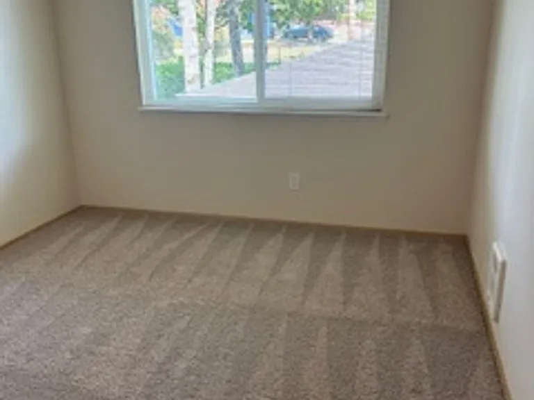 10915 NE 128th St — Photo 3