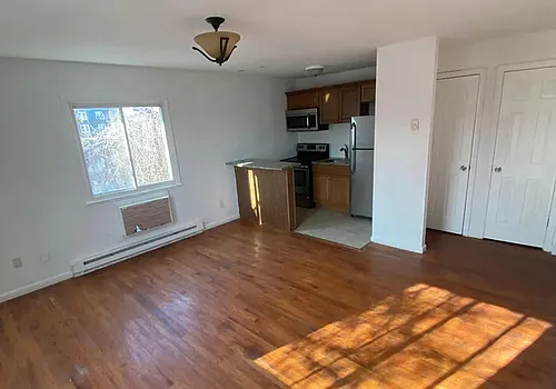 708 Hallett St #3F Photo 1
