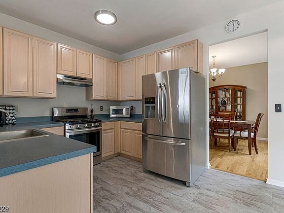 4th image of 19 Heinrick Way