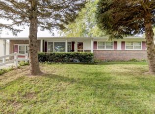 2106 Warwick Dr, Springfield, IL 62704