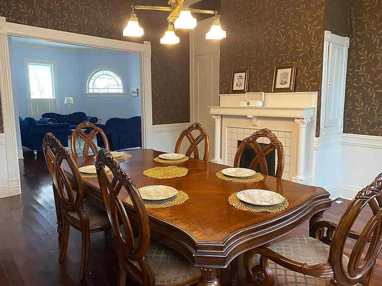 521 W College St — Photo 20
