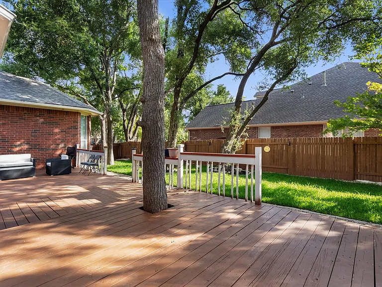 1706 Buttercup Creek Blvd — Photo 32