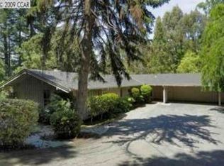 196 Hall Dr, Orinda, CA 94563