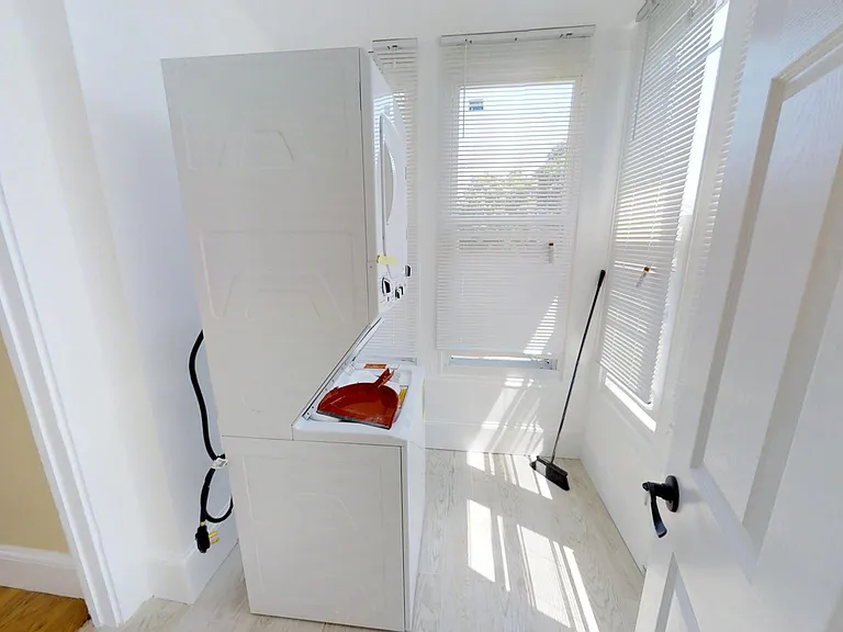 44 Gorham St #3L — Photo 8