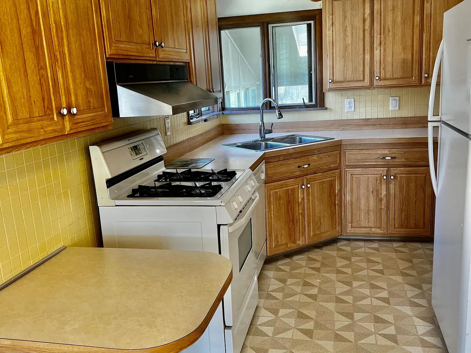 11530 W Sprague Rd — Photo 4