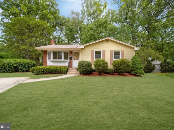 11 Greenway Pl, Greenbelt, MD 20770