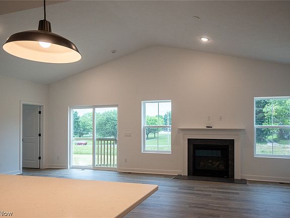 4th image of 363 Jonagold Dr NE