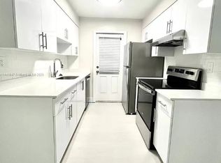 861 SW 74th Ter APT 102D, Pompano Beach, FL 33068