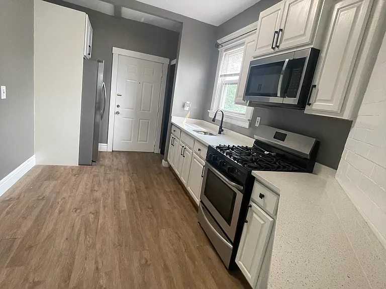 618 Washington Ave #3 — Photo 4
