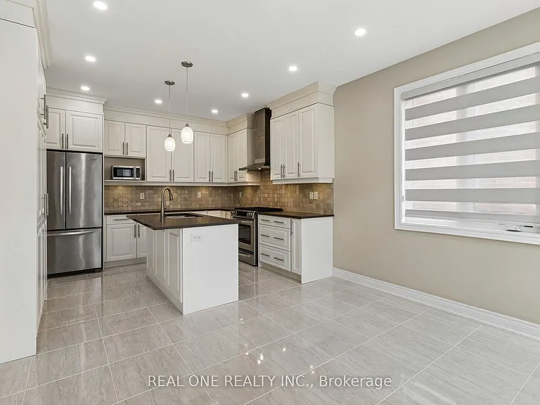 19 Rivoli Dr — Photo 17