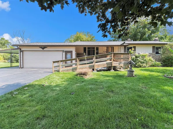 3187 Eastgate St, Burton, MI 48519
