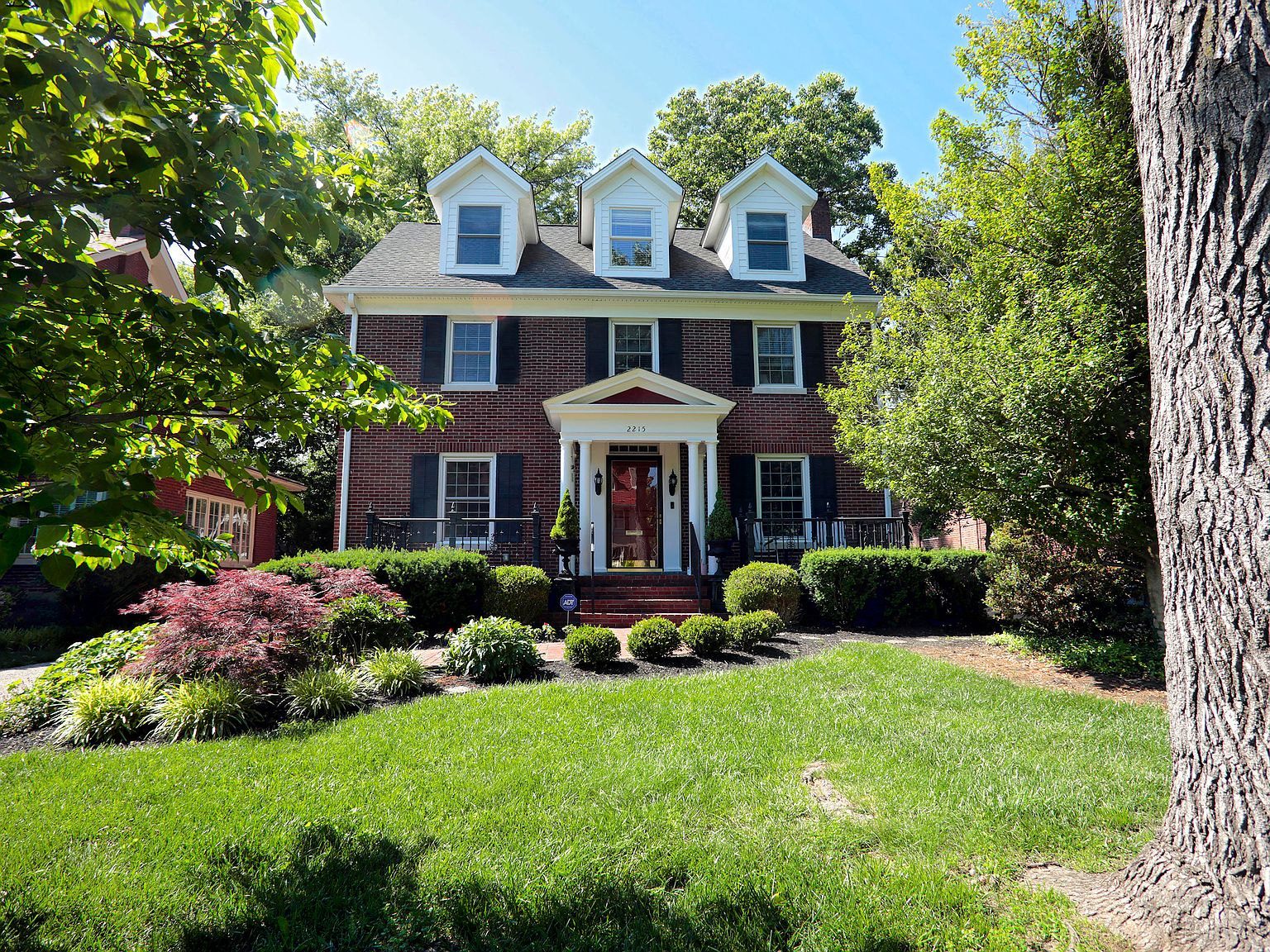 「覗くモノ」 2215 Essex St, Baltimore, MD 21231 | Redfin