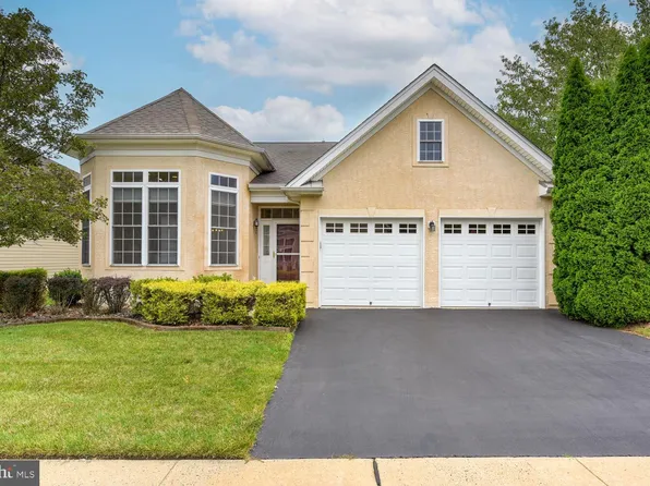 37 Galileo Dr, Cranbury, NJ 08512